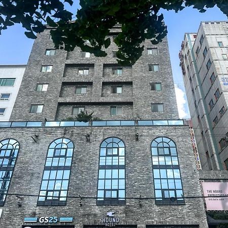 Hound Hotel Чханвон Экстерьер фото