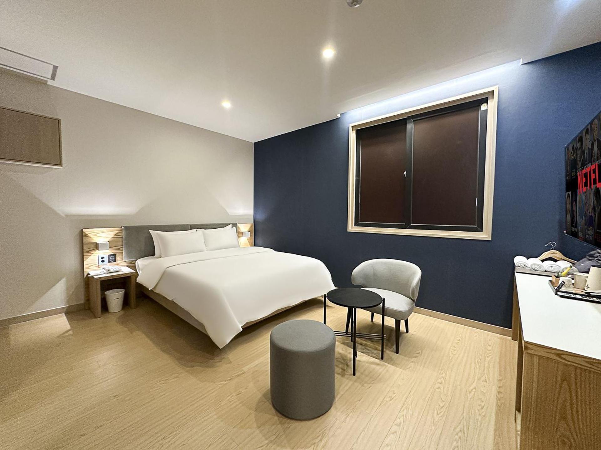 Hound Hotel Чханвон Экстерьер фото