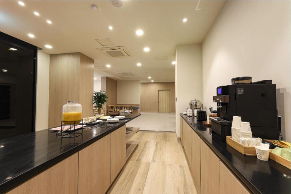 Hound Hotel Чханвон Экстерьер фото