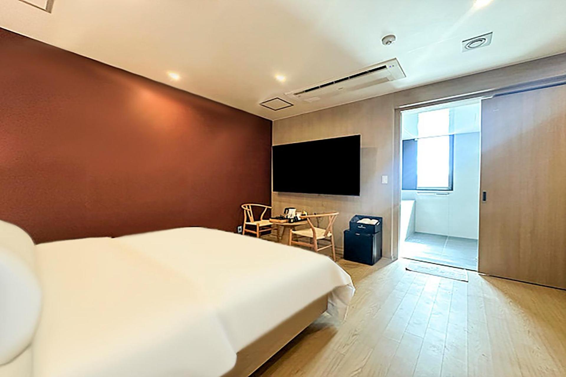Hound Hotel Чханвон Экстерьер фото