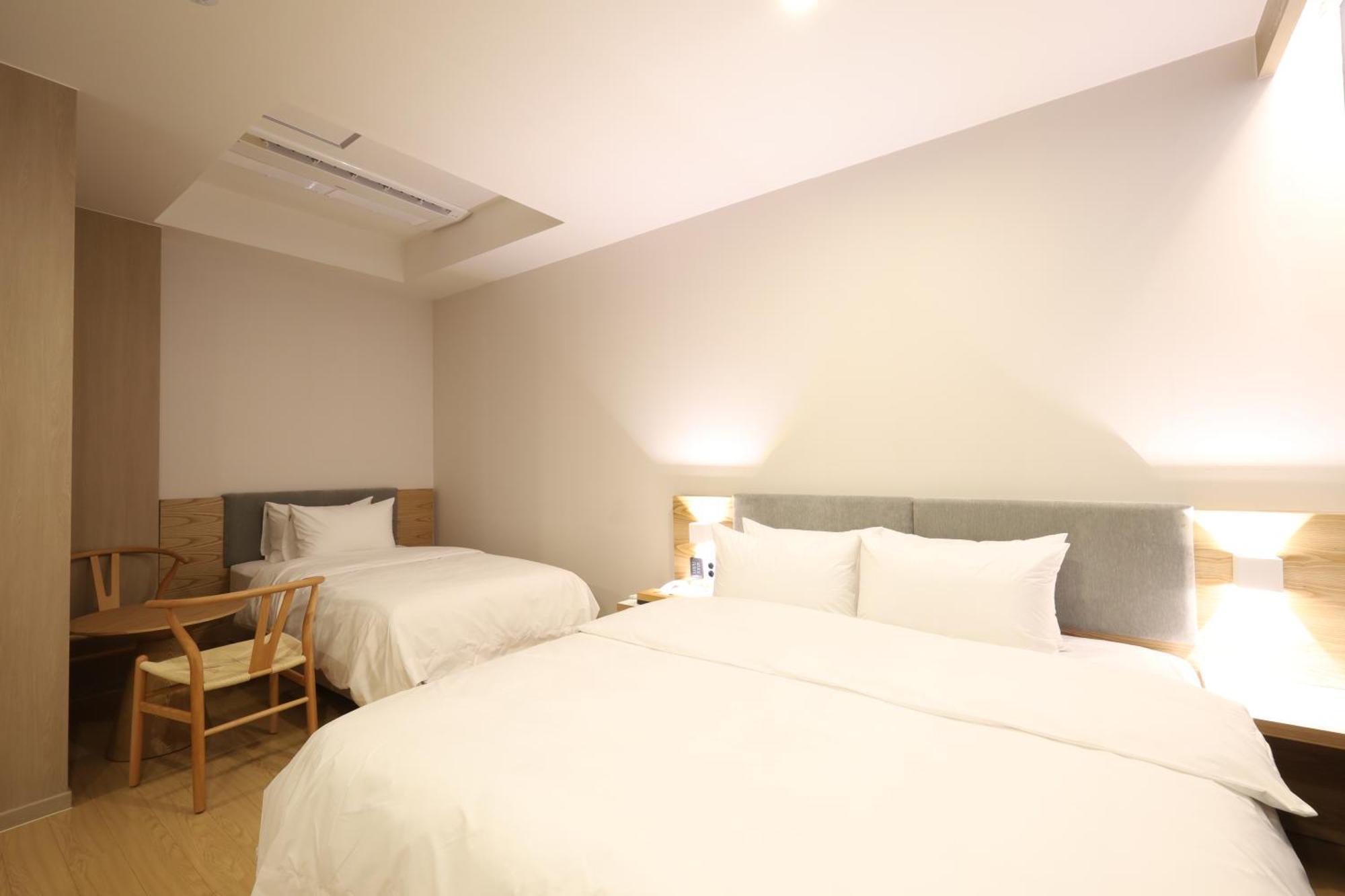 Hound Hotel Чханвон Экстерьер фото