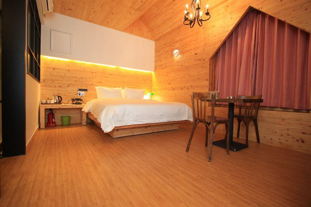 Hound Hotel Чханвон Экстерьер фото