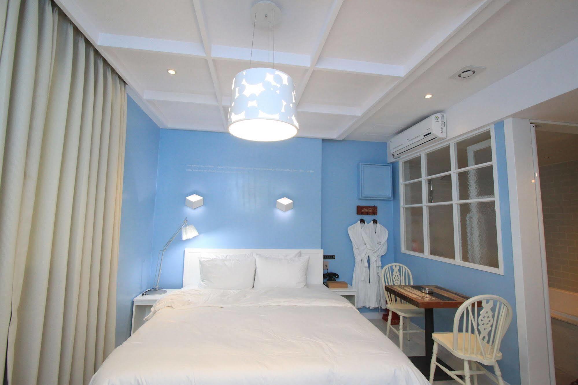 Hound Hotel Чханвон Экстерьер фото